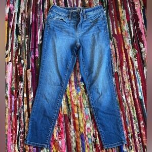 Universal Thread High Rise Skinny Crop Jean size 4 size 27 Medium Wash